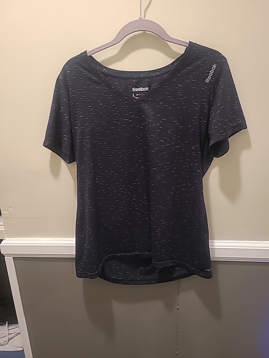 Reebok Tops - Reebok Women’s Athletic Top Size L VNeck Speckled Speedwick BLK/WhT Activewear